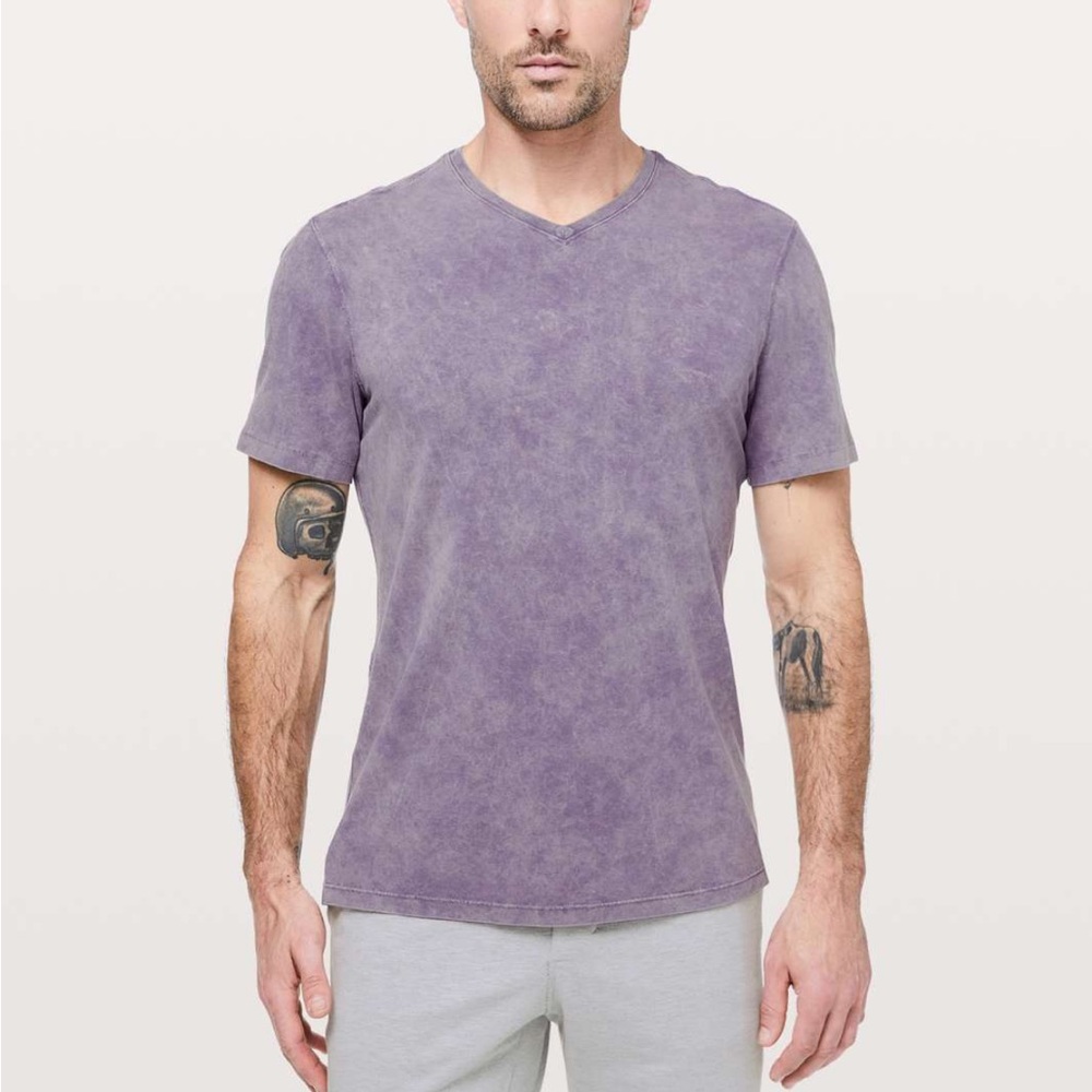 Lululemon 5 Year Basic V neck Size Medium